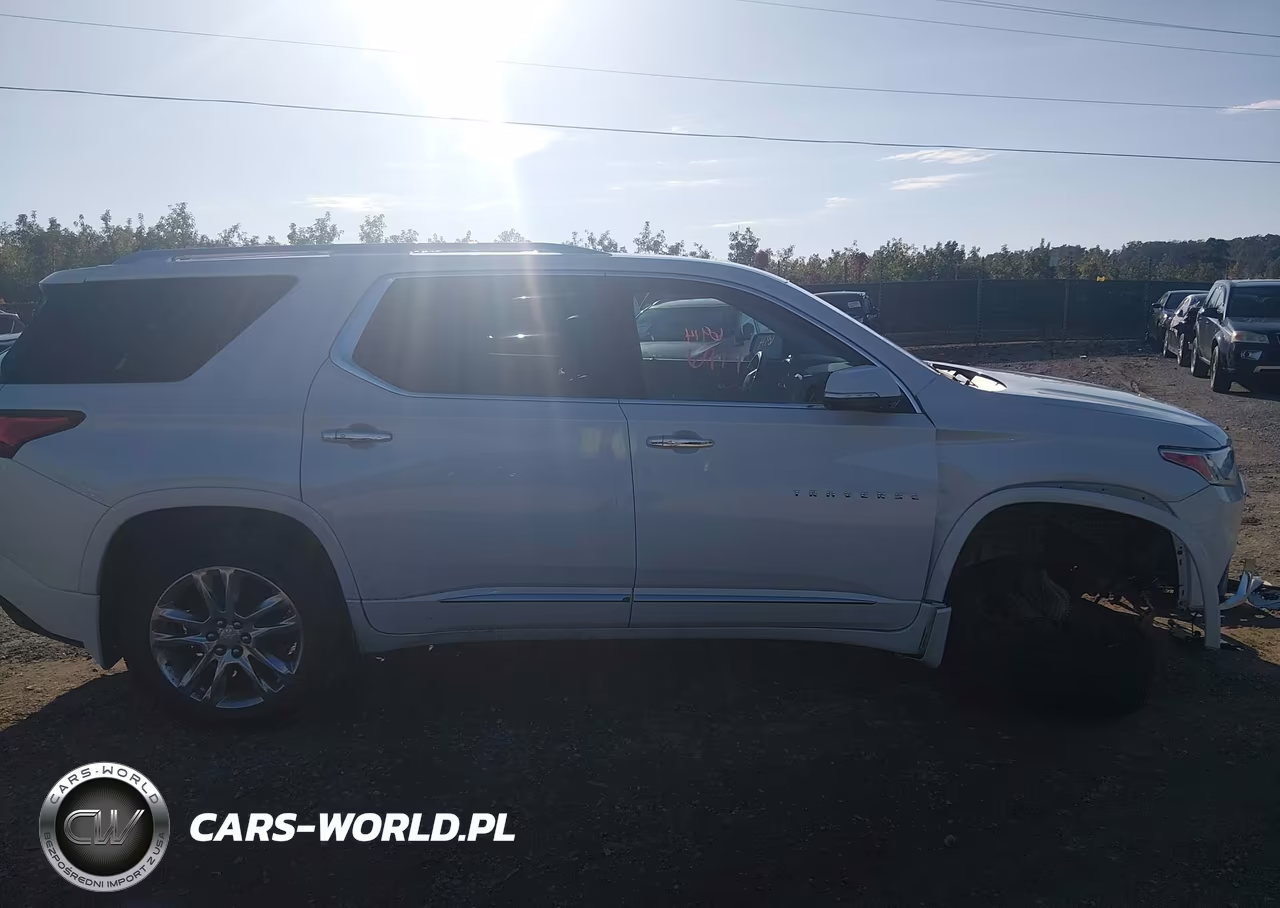 2018 Chevrolet Traverse High Country VIN:1GNEVKKW6JJ165915 - 13