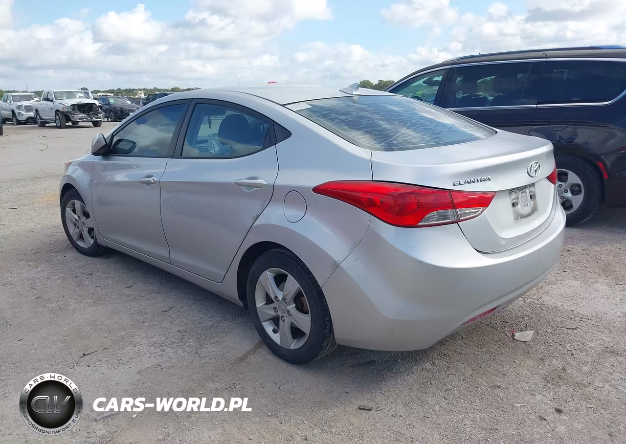 2013 Hyundai Elantra Gls VIN:5NPDH4AE1DH236614 - 3