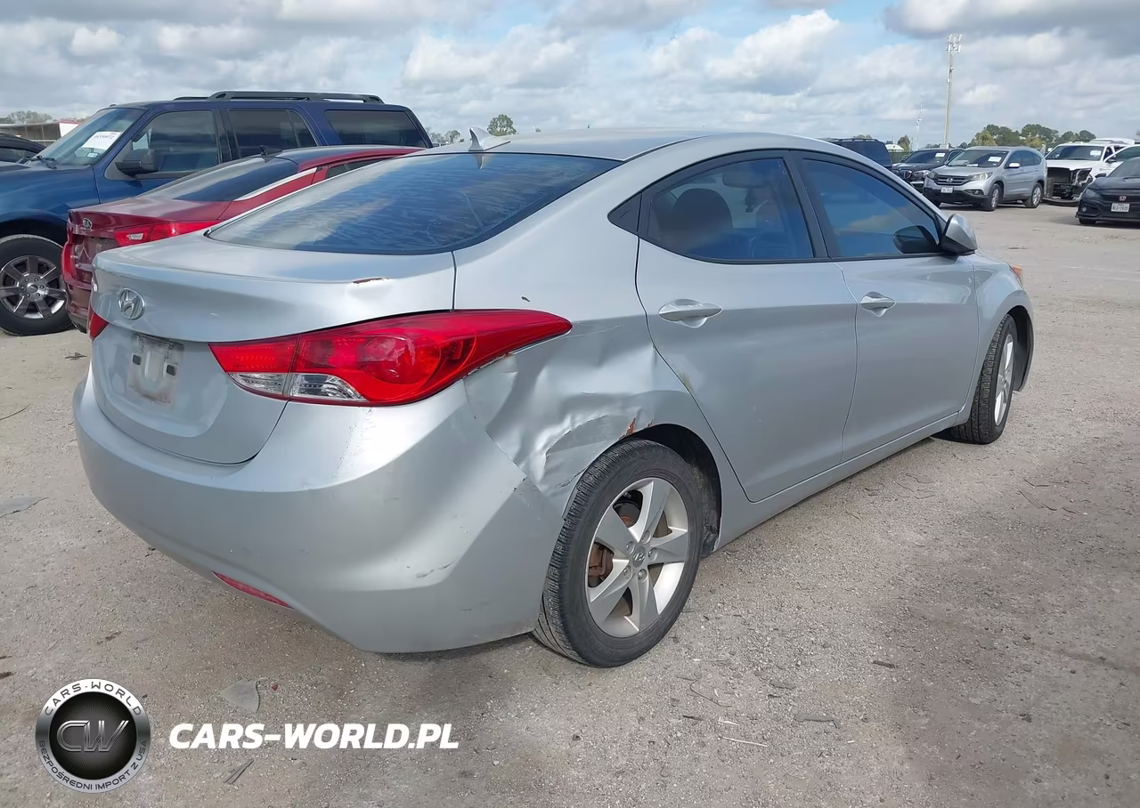 2013 Hyundai Elantra Gls VIN:5NPDH4AE1DH236614 - 4