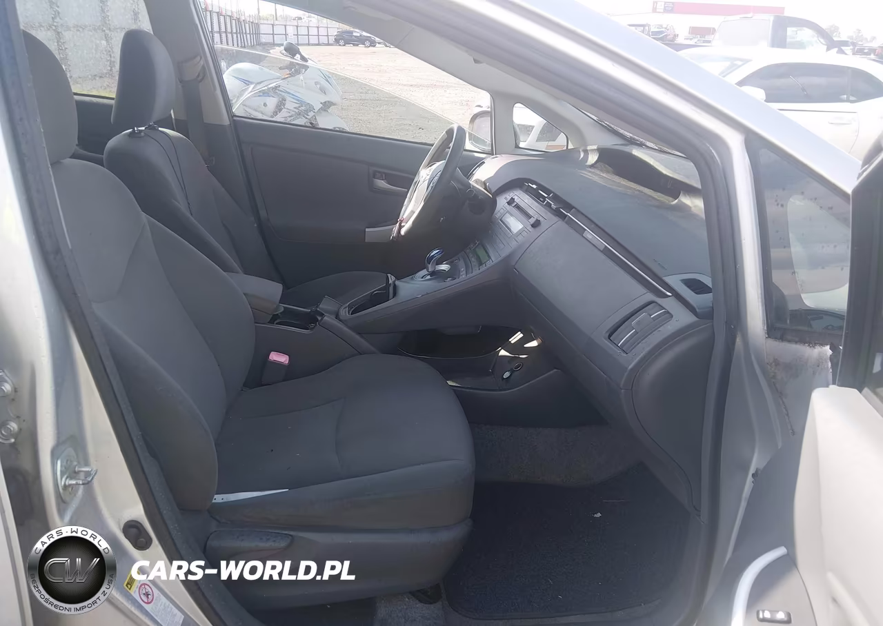 2011 Toyota Prius Two VIN:JTDKN3DU1B0280295 - 5