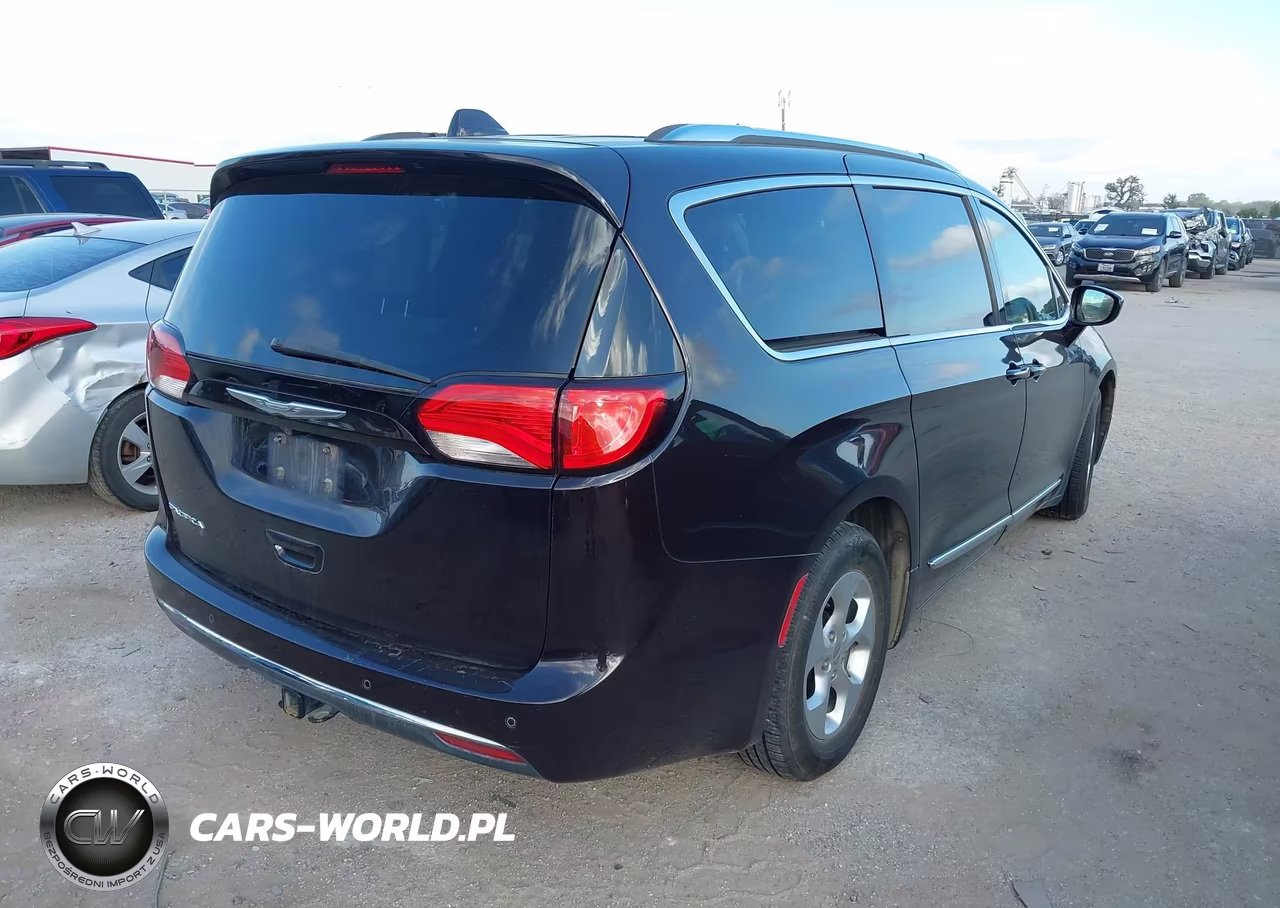 2017 Chrysler Pacifica VIN:2C4RC1EG6HR608486 - 4