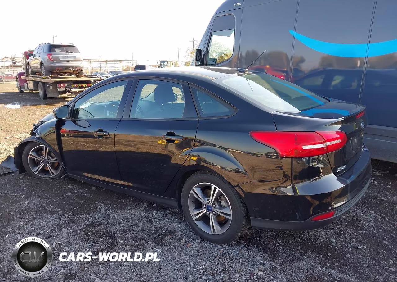 2017 Ford Focus Se VIN:1FADP3FE5HL339855 - 3