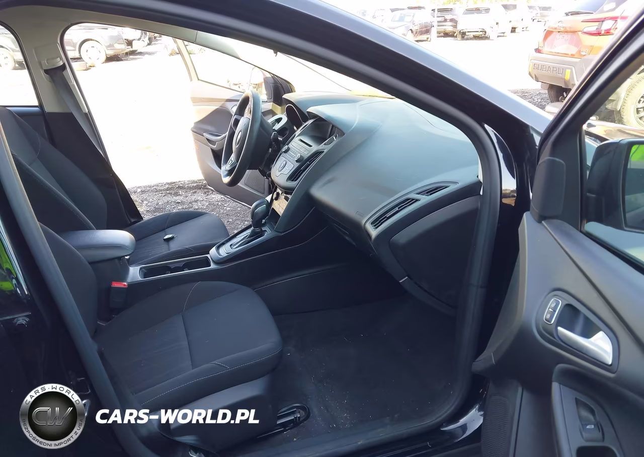 2017 Ford Focus Se VIN:1FADP3FE5HL339855 - 5