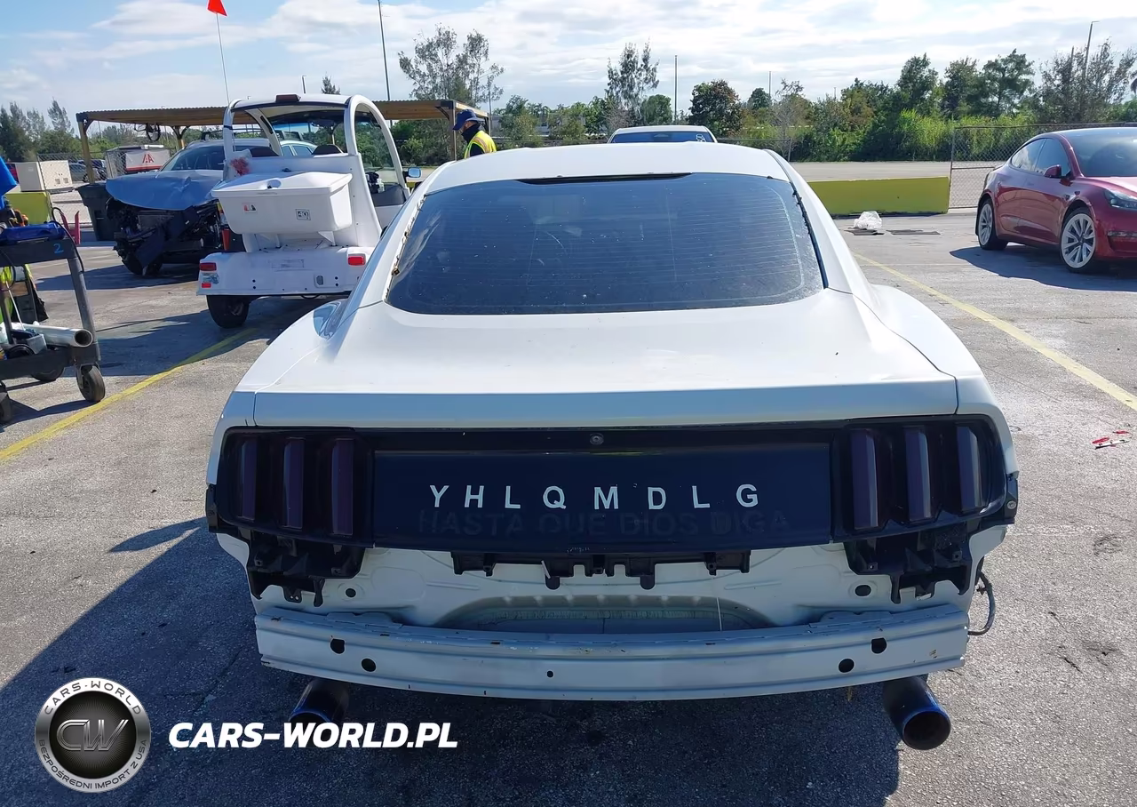 2017 Ford Mustang V6 VIN:1FA6P8AM1H5312211 - 16