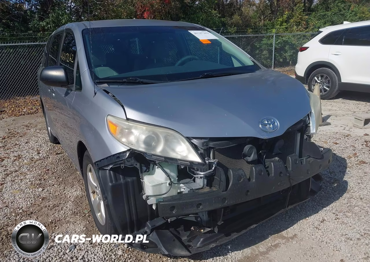 2012 Toyota Sienna Base V6 7 Passenger