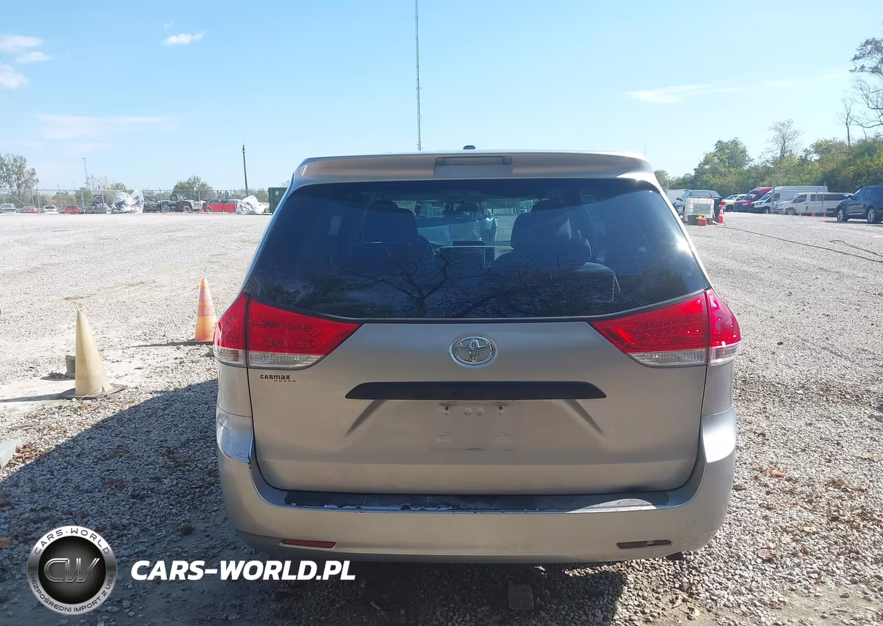2012 Toyota Sienna Base V6 7 Passenger VIN:5TDZK3DC8CS258856 - 17