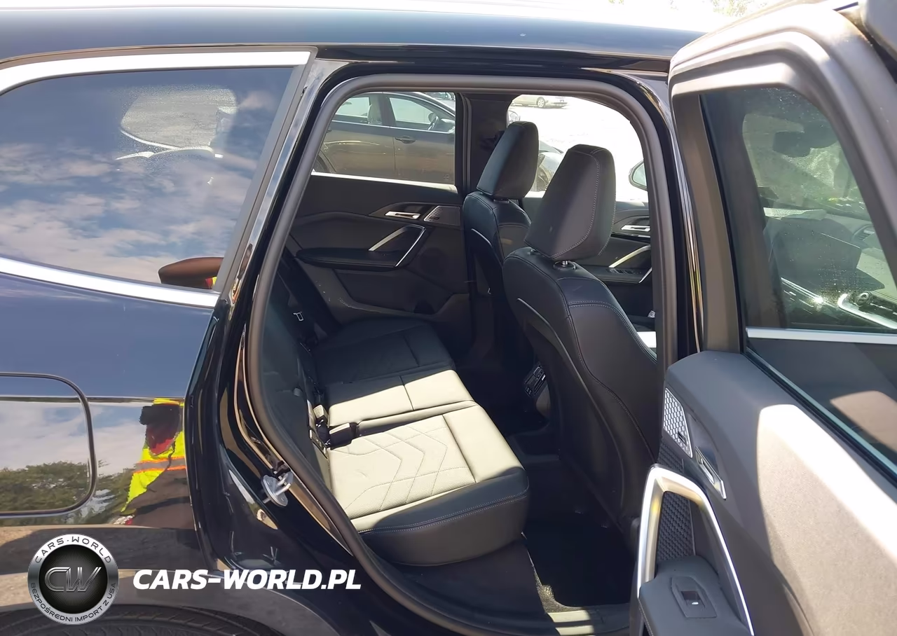 2025 BMW X1 xDrive28I VIN:WBX73EF09S5208042 - 8