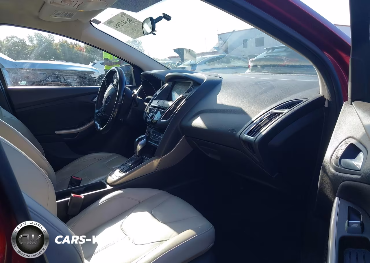 2016 Ford Focus Titanium VIN:1FADP3N20GL330504 - 5