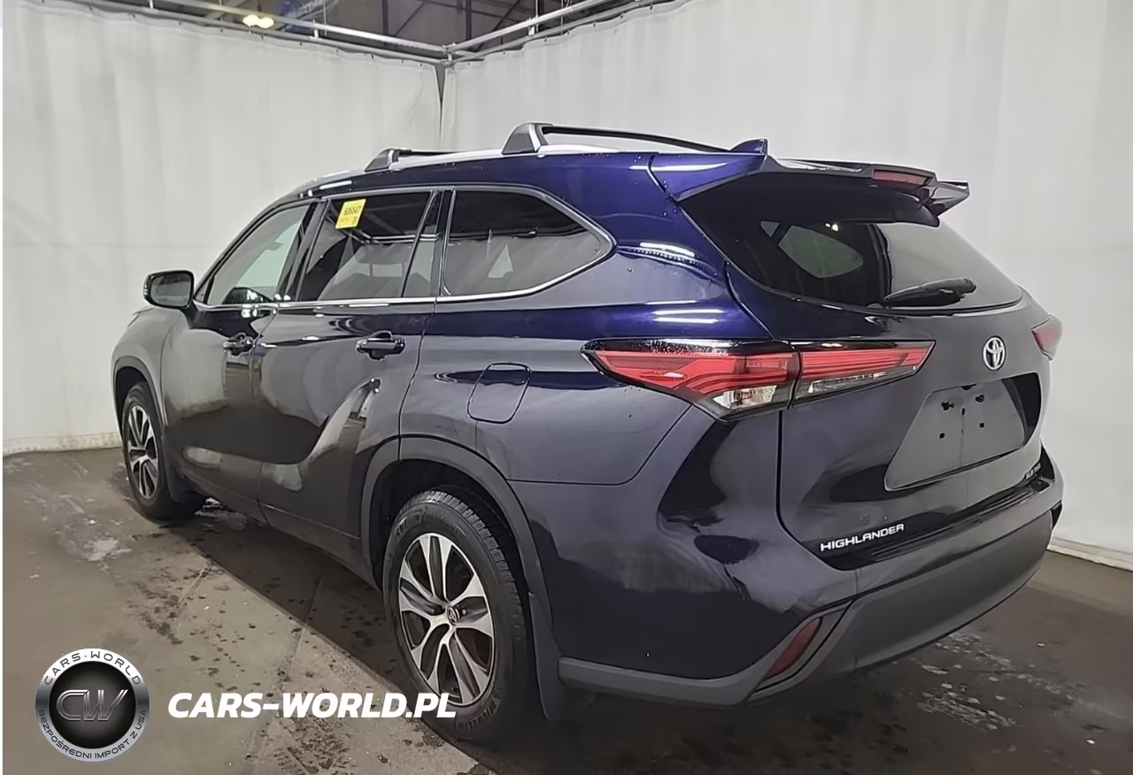 2022 Toyota Highlander Xle VIN:5TDGZRBHXNS564772 - 3