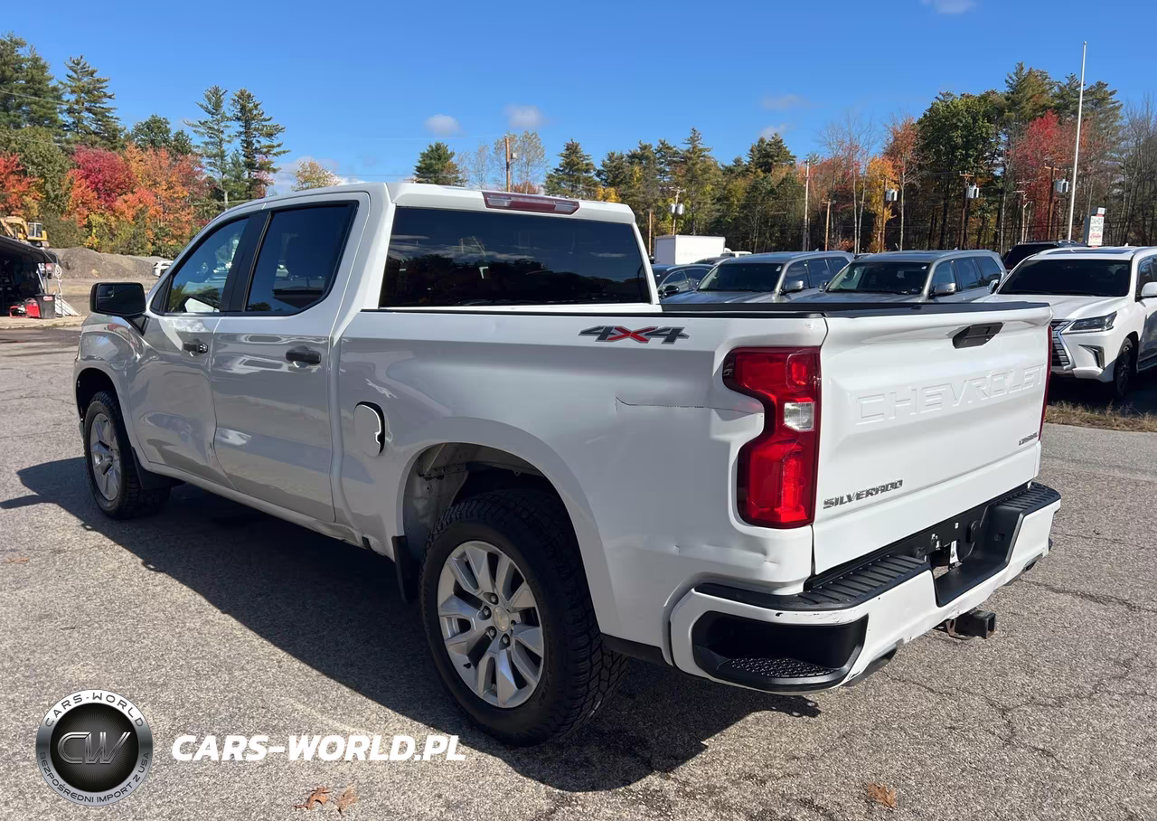 2020 Chevrolet Silverado 1500 4Wd Short Bed Custom VIN:1GCUYBEF7LZ103659 - 3