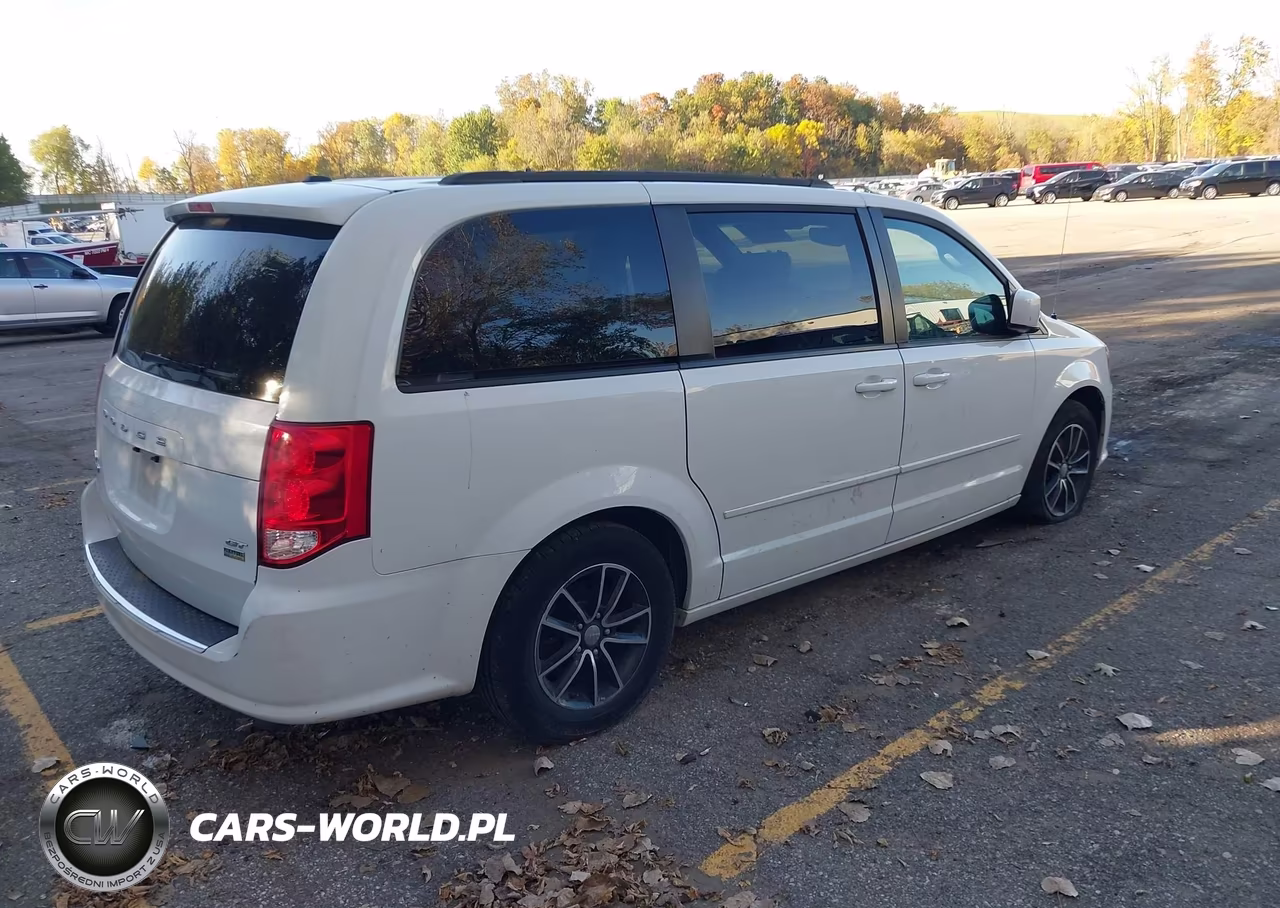 2017 Dodge Grand Caravan Gt VIN:2C4RDGEG5HR596704 - 4