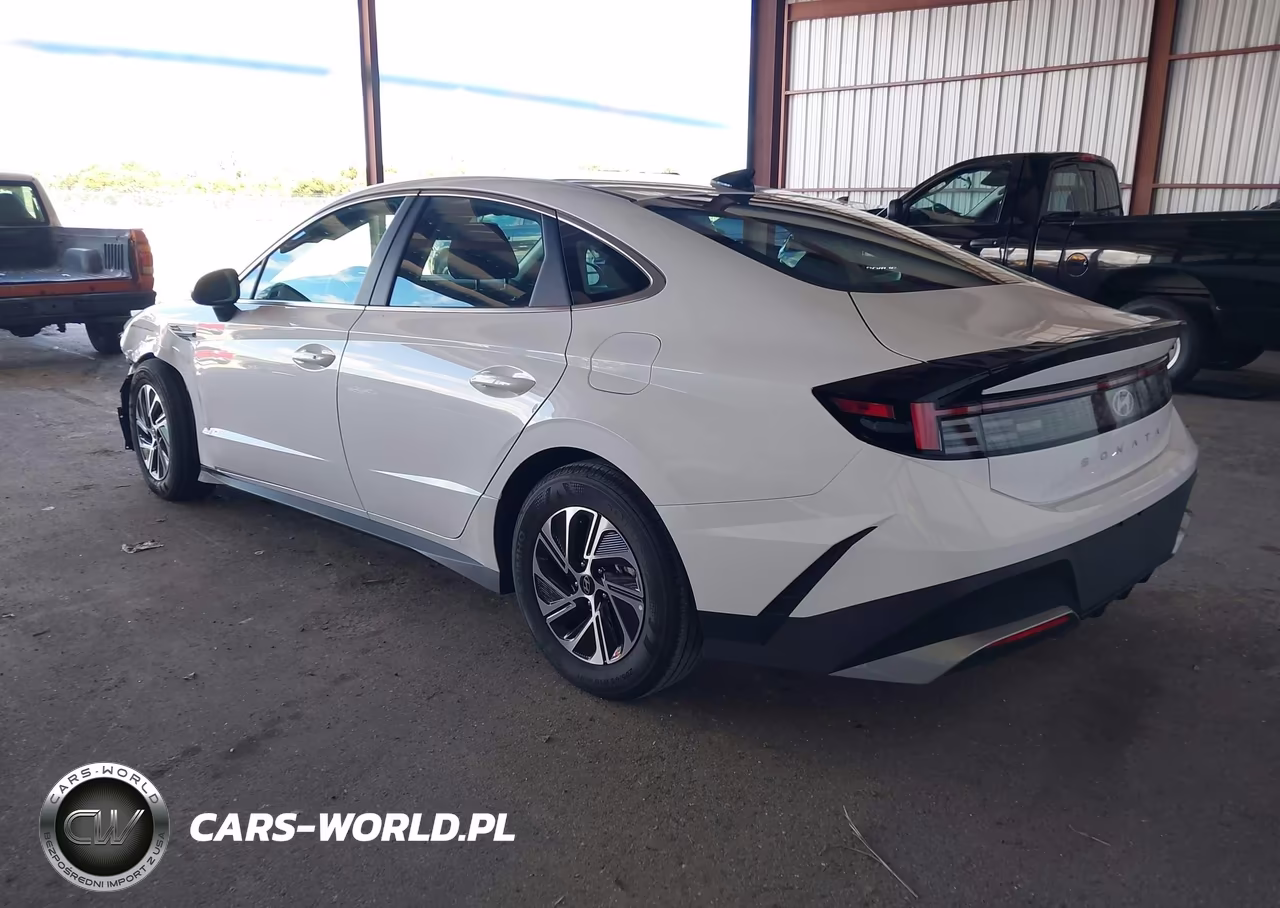 2026 Hyundai Sonata Hybrid Blue VIN:KMHL24JJ7TA161011 - 3