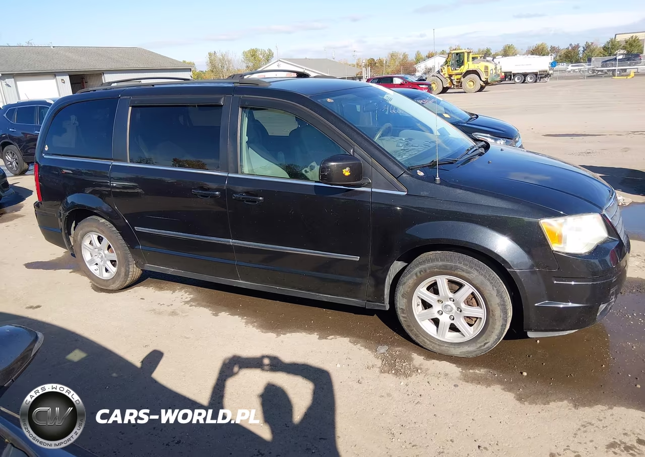 2010 Chrysler Town & Country Touring VIN:2A4RR5D1XAR494981 - 13