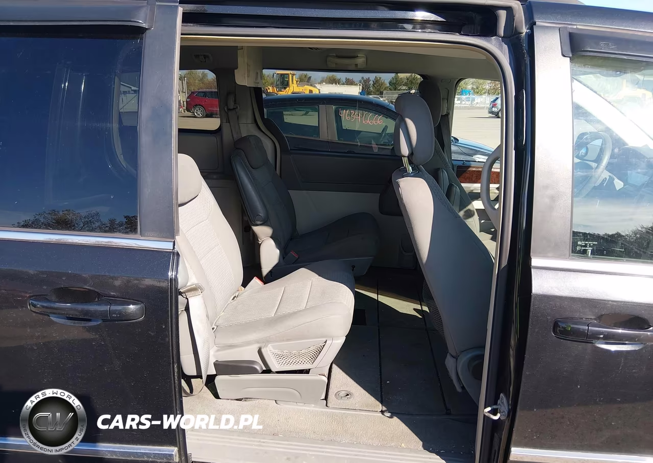 2010 Chrysler Town & Country Touring VIN:2A4RR5D1XAR494981 - 8