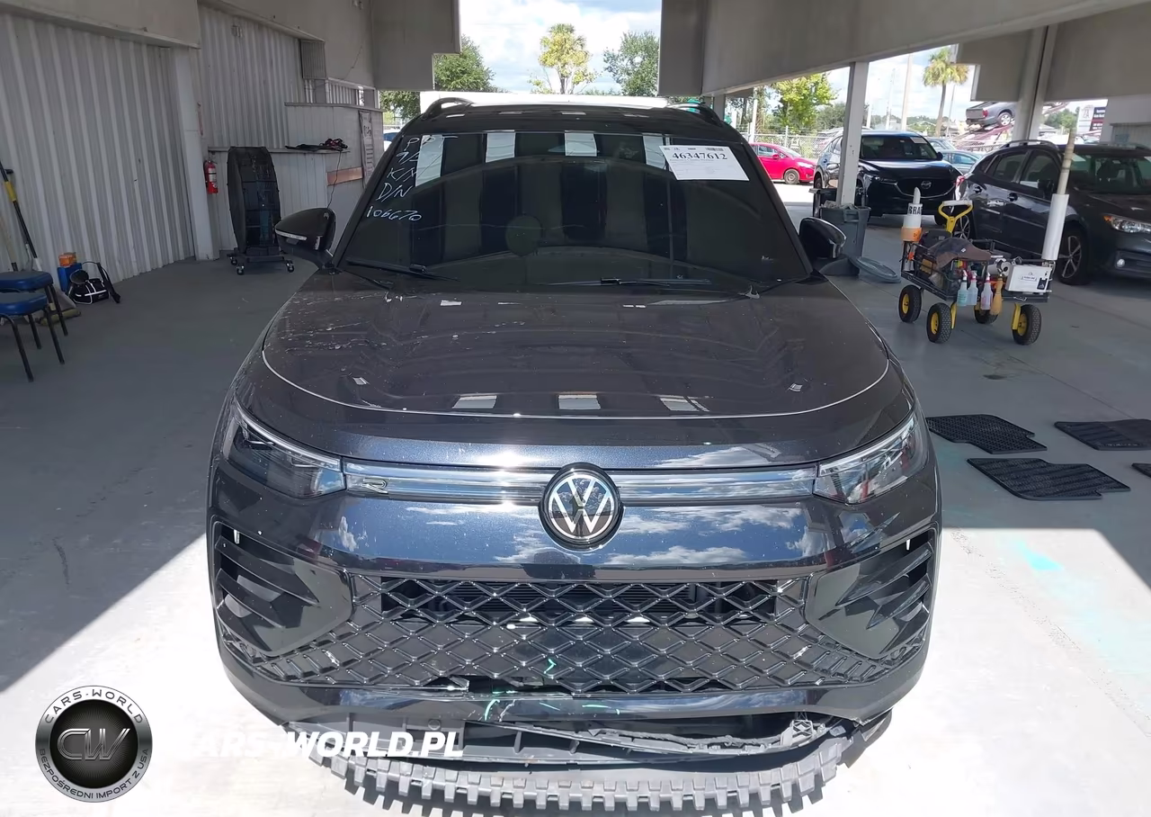 2026 Volkswagen Tiguan Se R-Line Black VIN:3VVHR7RM2TM001581 - 13