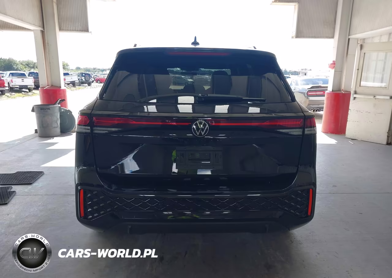 2026 Volkswagen Tiguan Se R-Line Black VIN:3VVHR7RM2TM001581 - 17