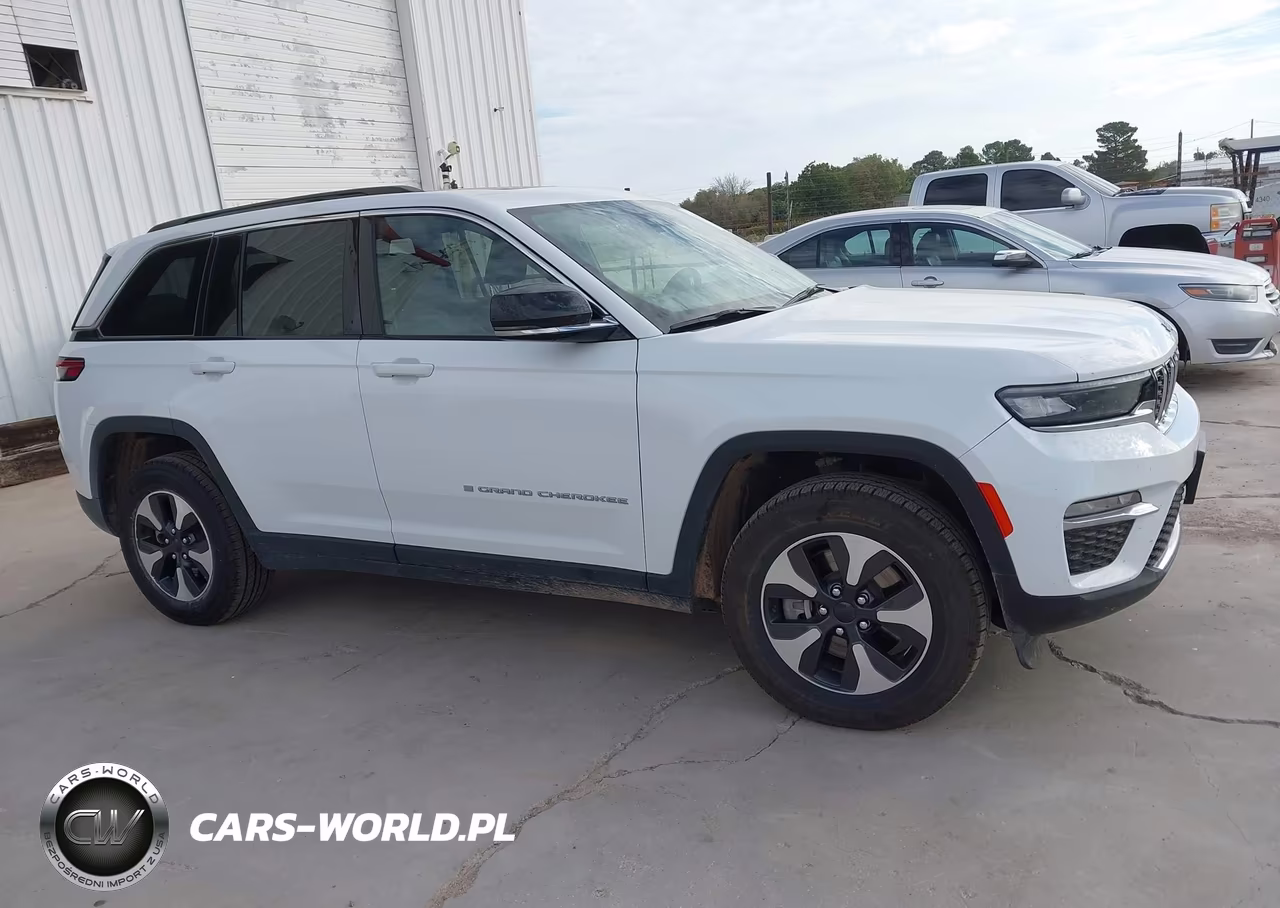 2024 Jeep Grand Cherokee 4Xe VIN:1C4RJYB66RC146032 - 13