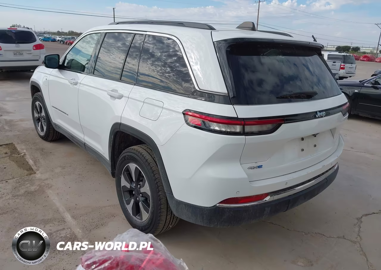 2024 Jeep Grand Cherokee 4Xe VIN:1C4RJYB66RC146032 - 3