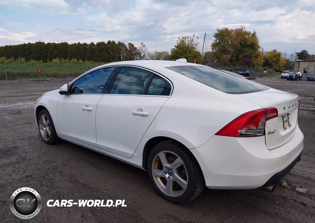 2013 Volvo S60 T5-T5 Platinum-T5 Premier-T5 Premier Plus VIN:YV1612FH2D2183731 - 3