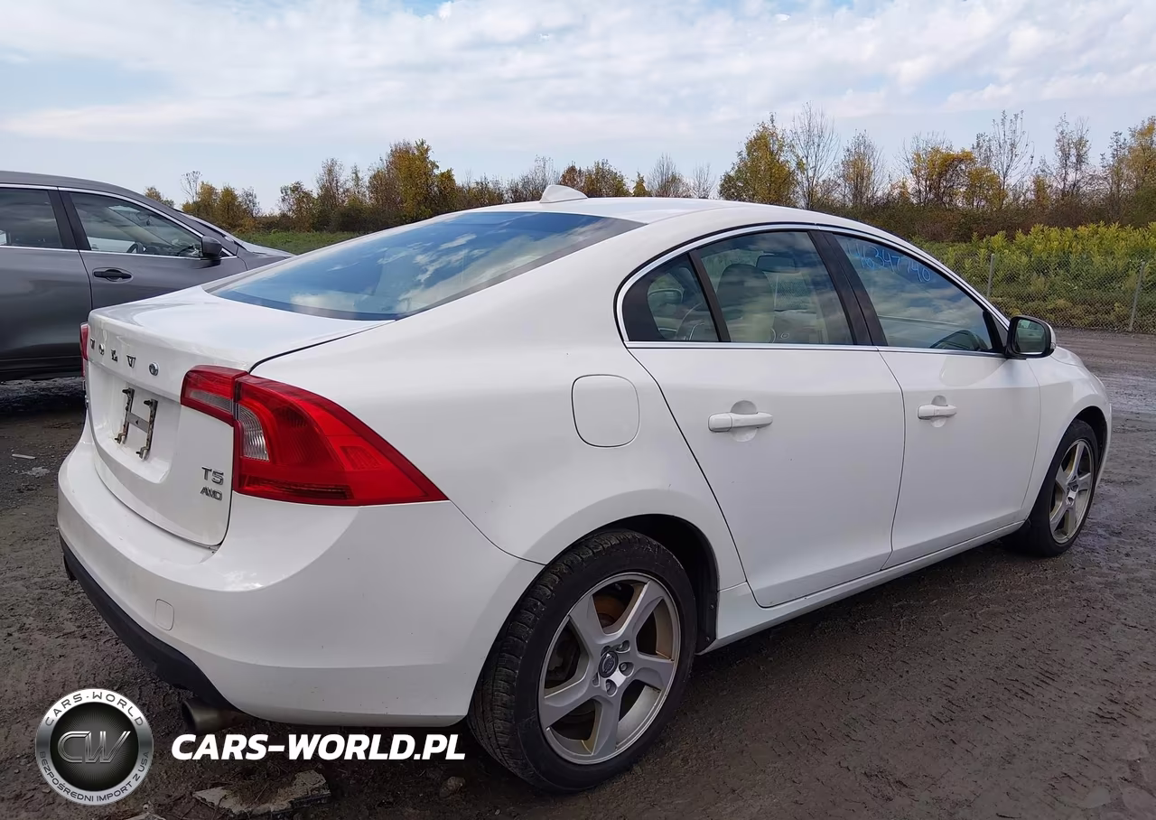 2013 Volvo S60 T5-T5 Platinum-T5 Premier-T5 Premier Plus VIN:YV1612FH2D2183731 - 4