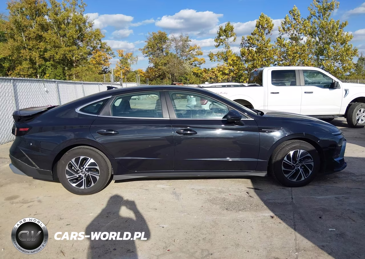 2026 Hyundai Sonata Hybrid Blue VIN:KMHL24JJ5TA156258 - 11