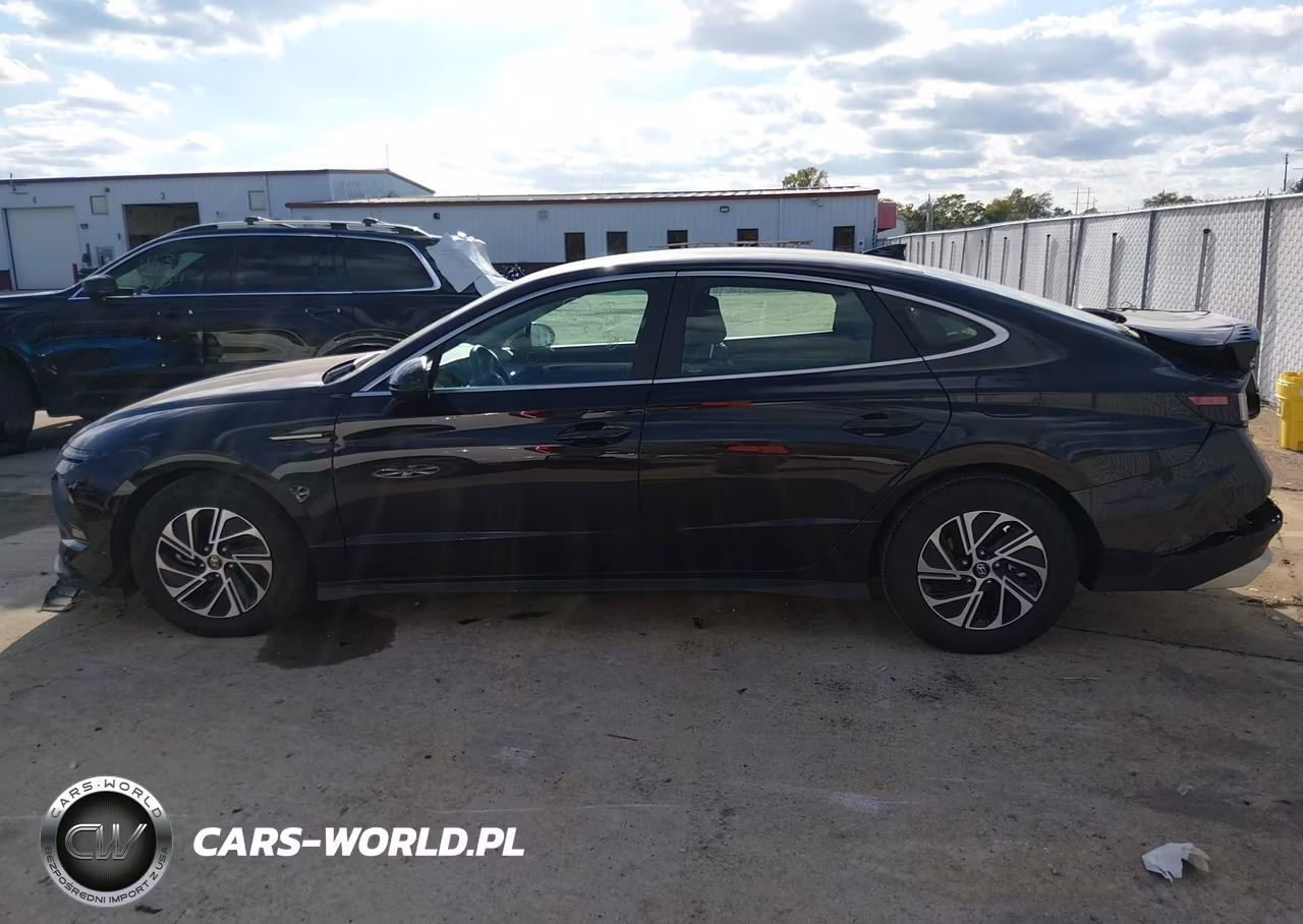 2026 Hyundai Sonata Hybrid Blue VIN:KMHL24JJ5TA156258 - 12