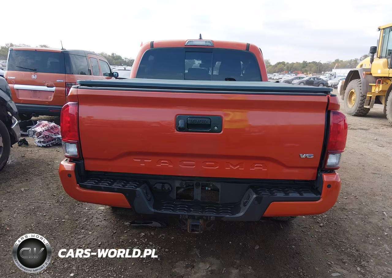 2018 Toyota Tacoma Trd Sport VIN:3TMCZ5ANXJM156023 - 16