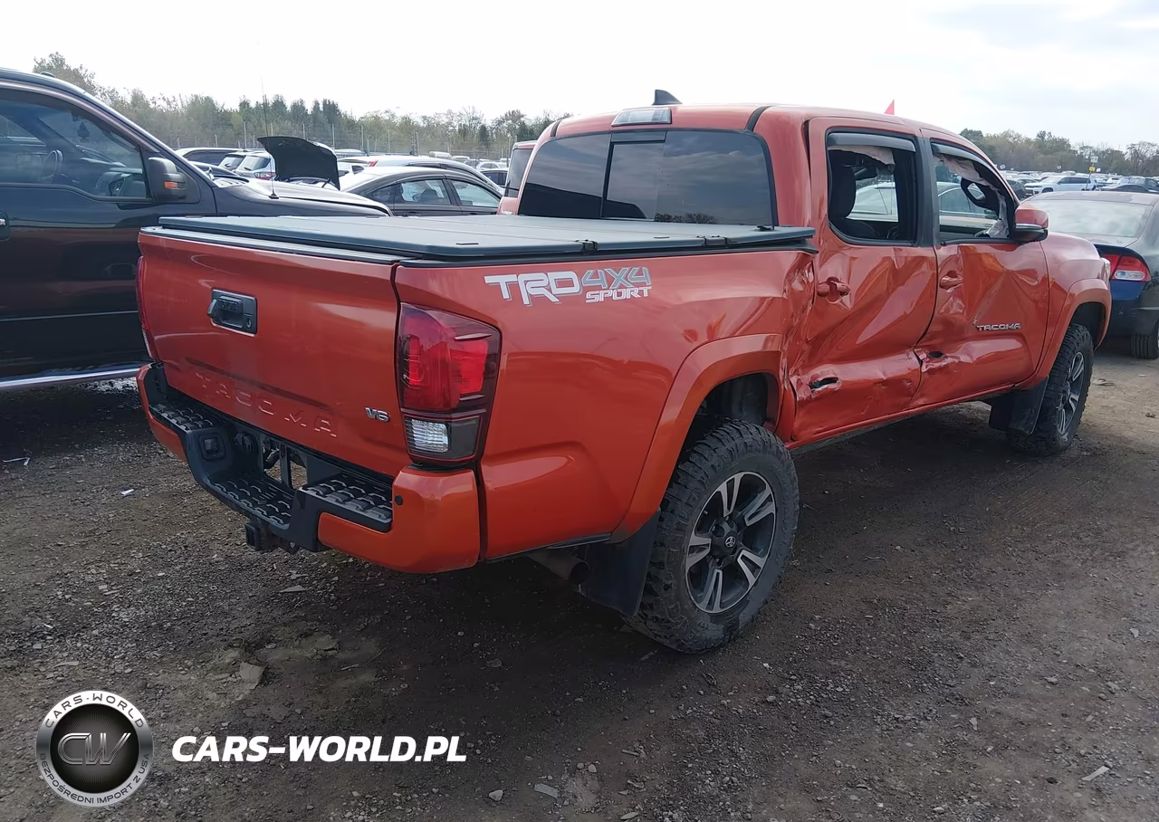 2018 Toyota Tacoma Trd Sport VIN:3TMCZ5ANXJM156023 - 4