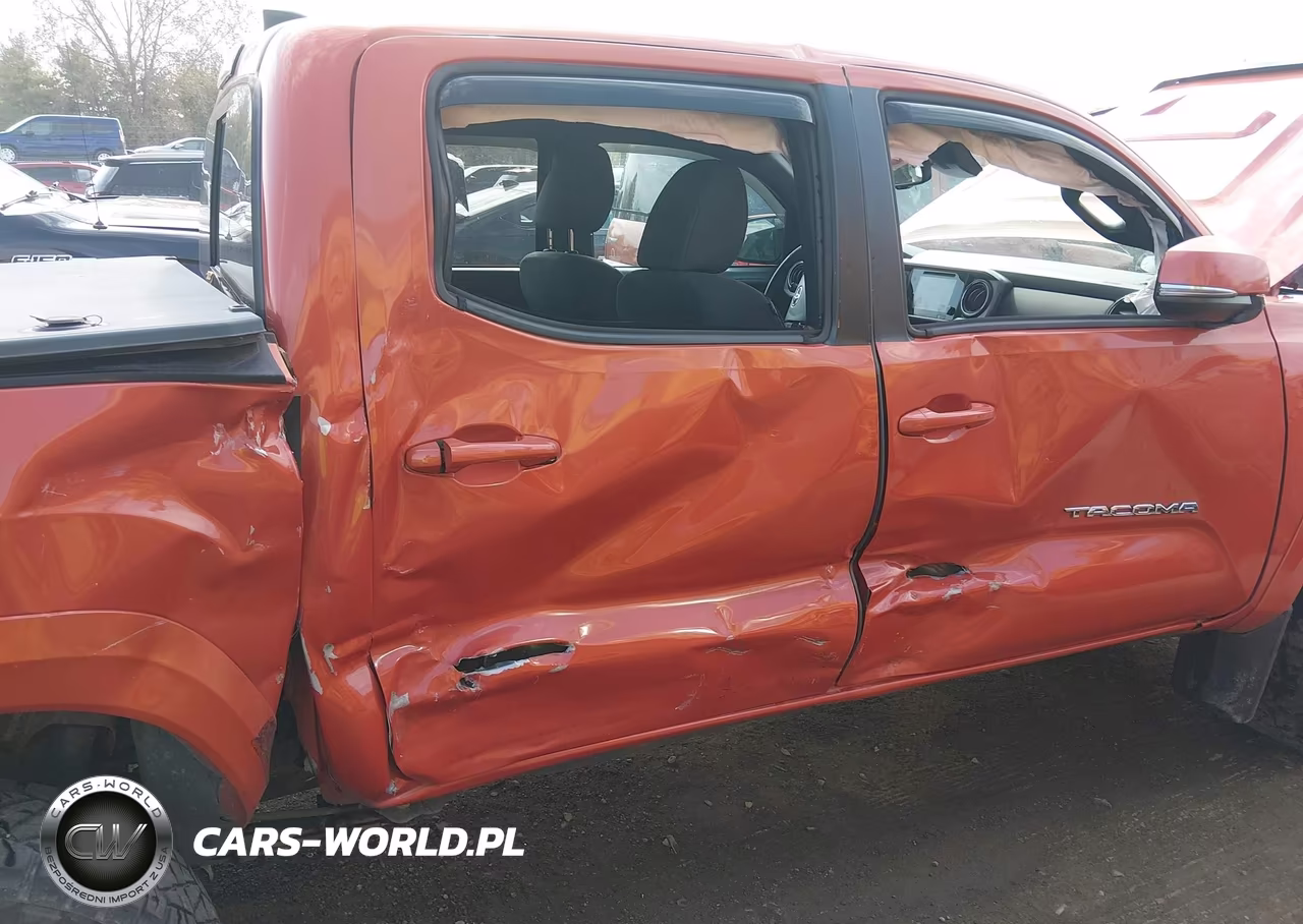 2018 Toyota Tacoma Trd Sport VIN:3TMCZ5ANXJM156023 - 6