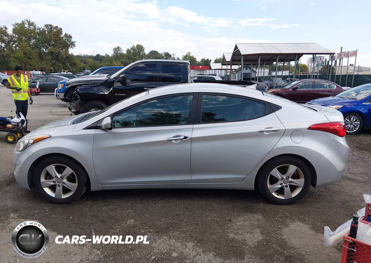 2013 Hyundai Elantra Gls VIN:5NPDH4AE7DH315866 - 13