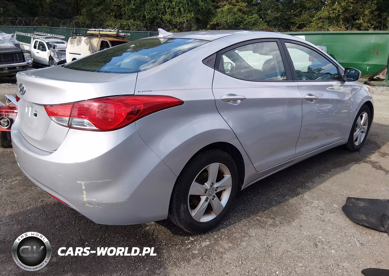 2013 Hyundai Elantra Gls VIN:5NPDH4AE7DH315866 - 4