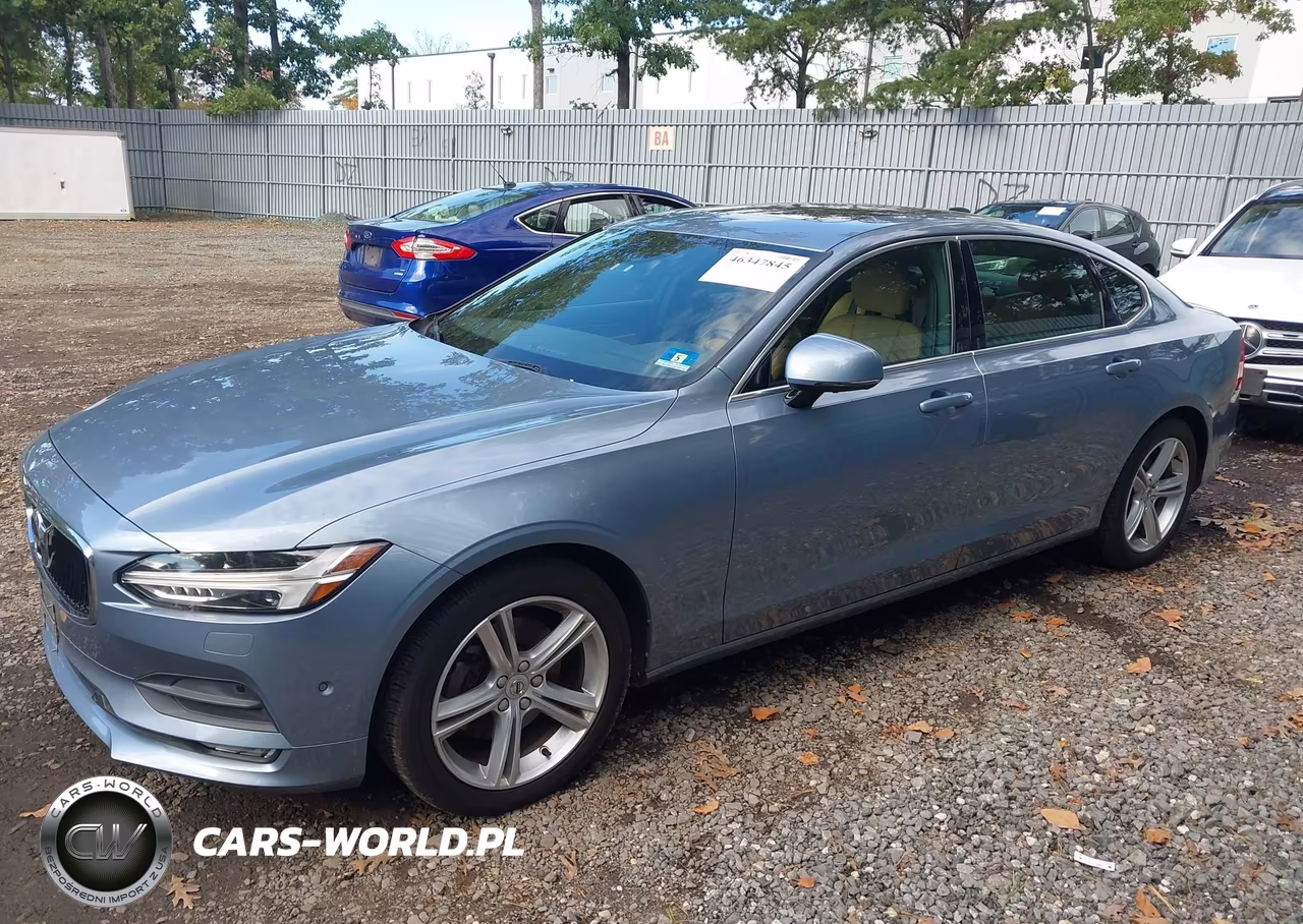 2018 Volvo S90 T5 Momentum VIN:LVY102MKXJP056699 - 2