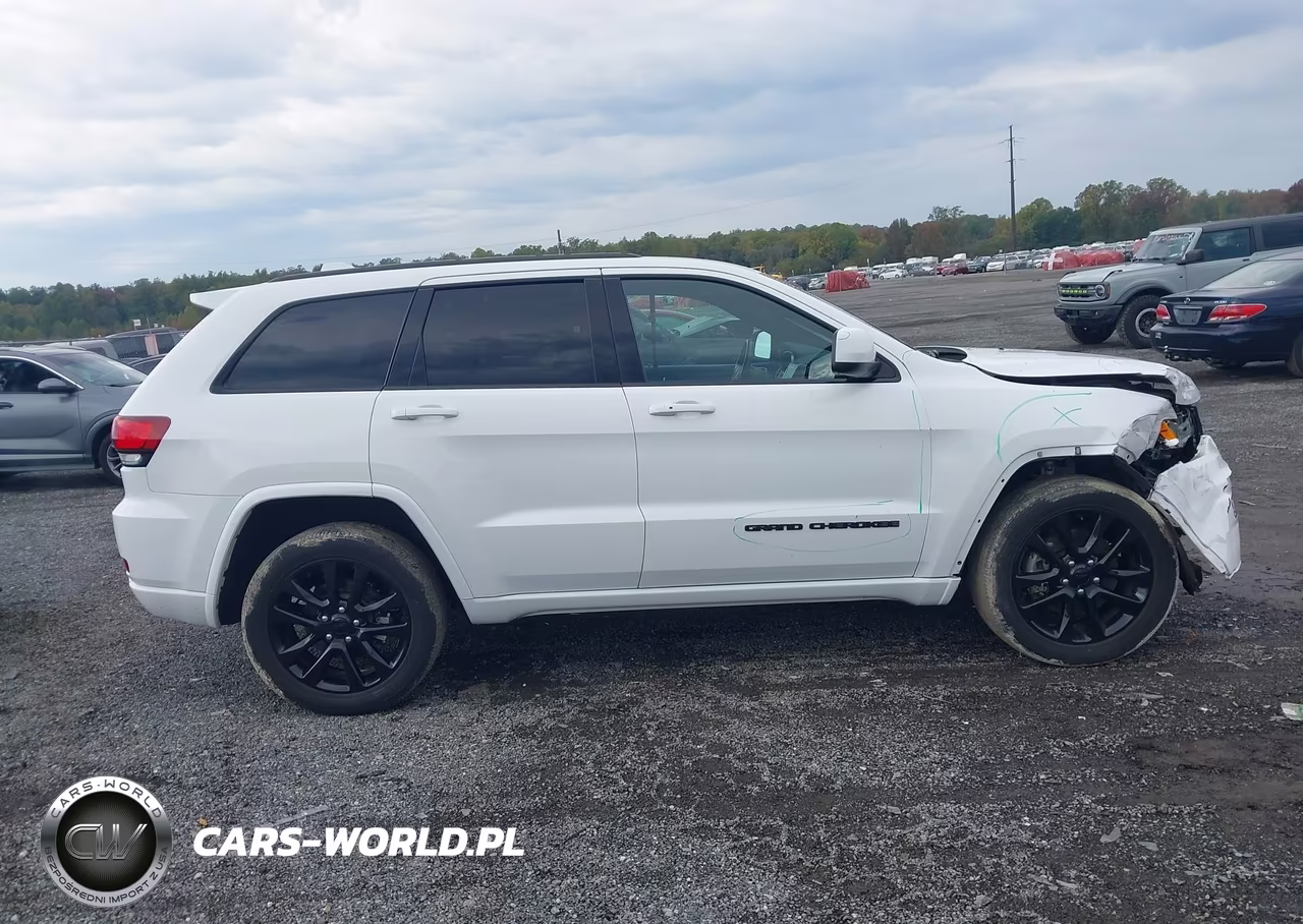 2021 Jeep Grand Cherokee Laredo X 4X4 VIN:1C4RJFAGXMC534887 - 13