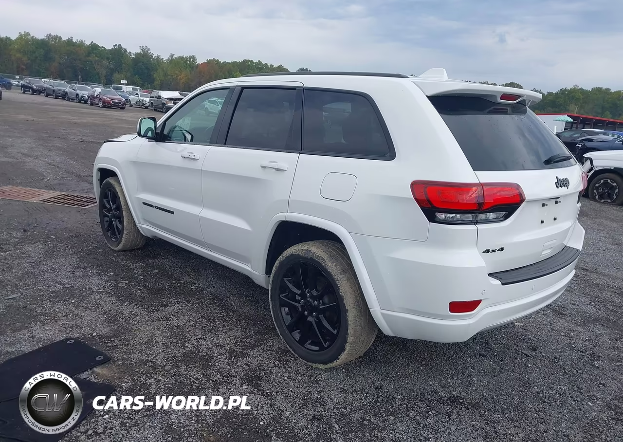 2021 Jeep Grand Cherokee Laredo X 4X4 VIN:1C4RJFAGXMC534887 - 3