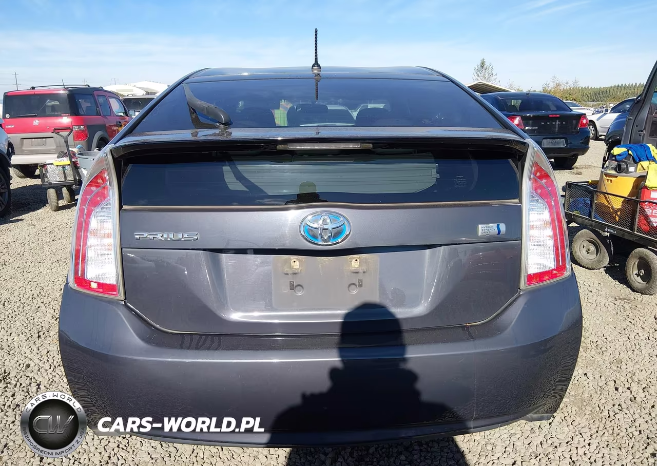 2014 Toyota Prius Two VIN:JTDKN3DU0E1755336 - 16