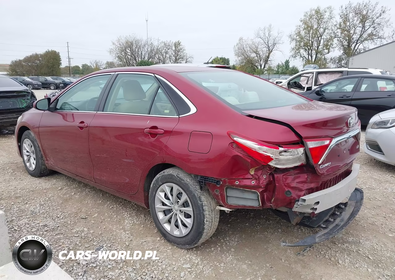 2016 Toyota Camry Le VIN:4T1BF1FK0GU535091 - 3