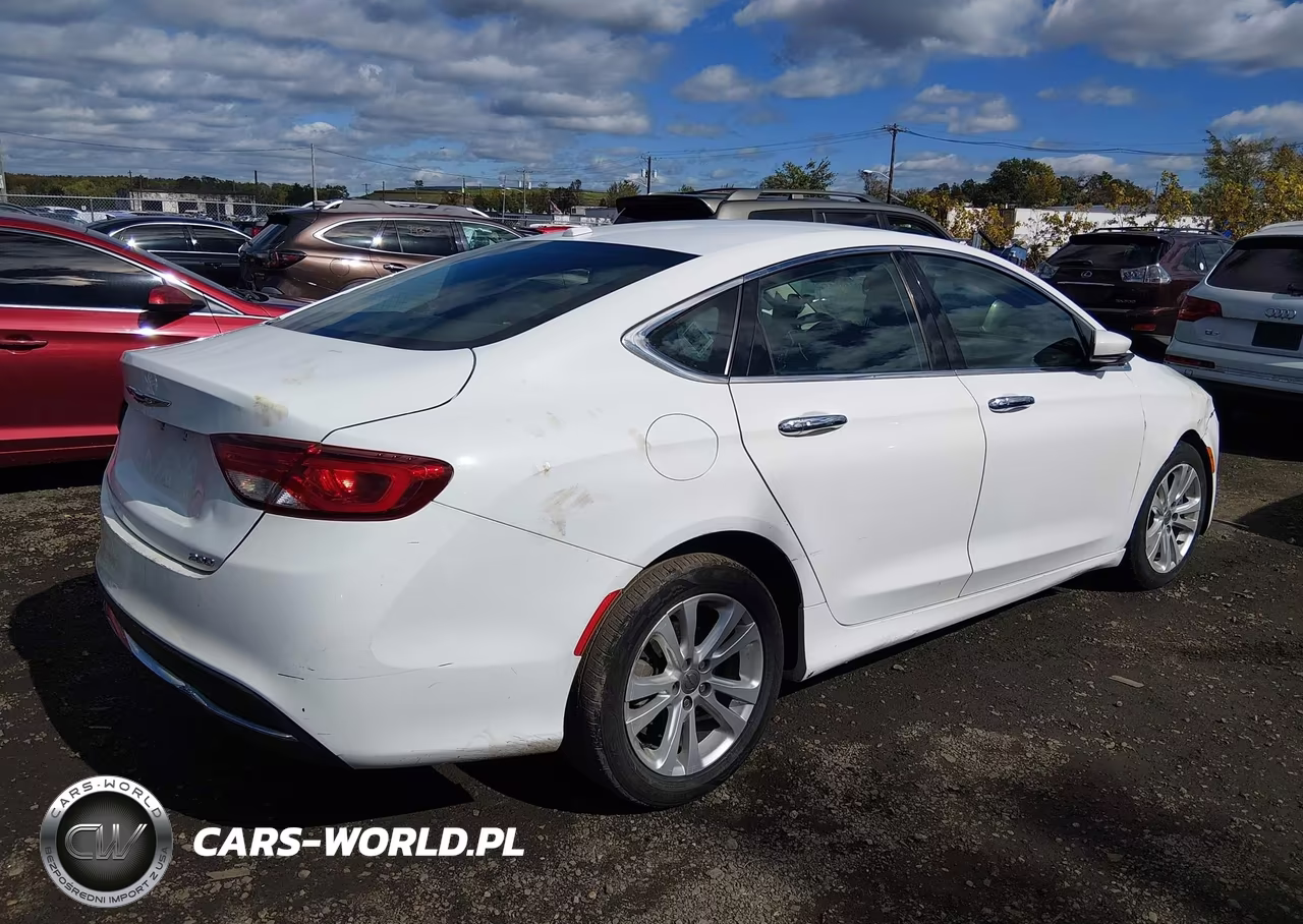 2015 Chrysler 200 Limited VIN:1C3CCCAB3FN714842 - 4
