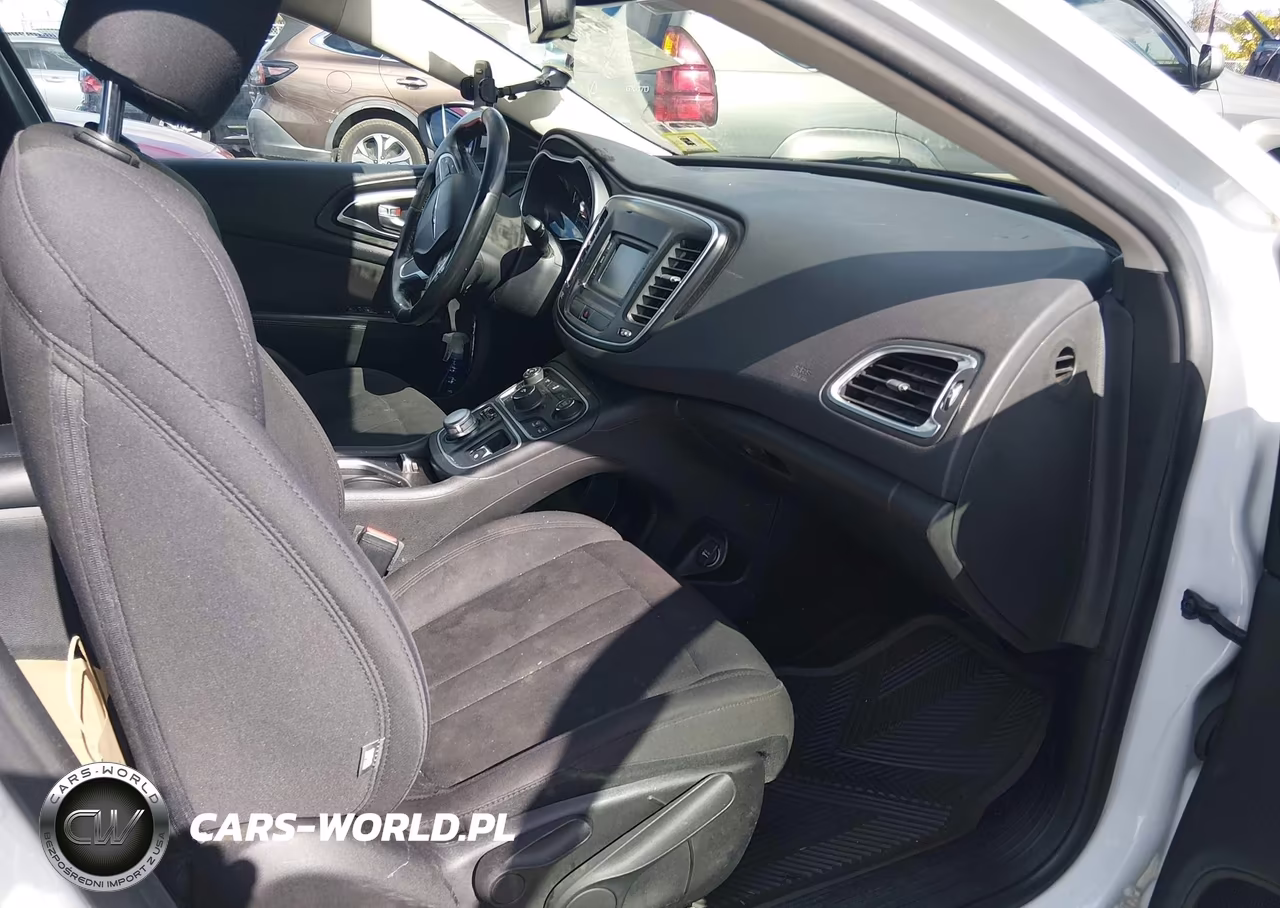 2015 Chrysler 200 Limited VIN:1C3CCCAB3FN714842 - 5