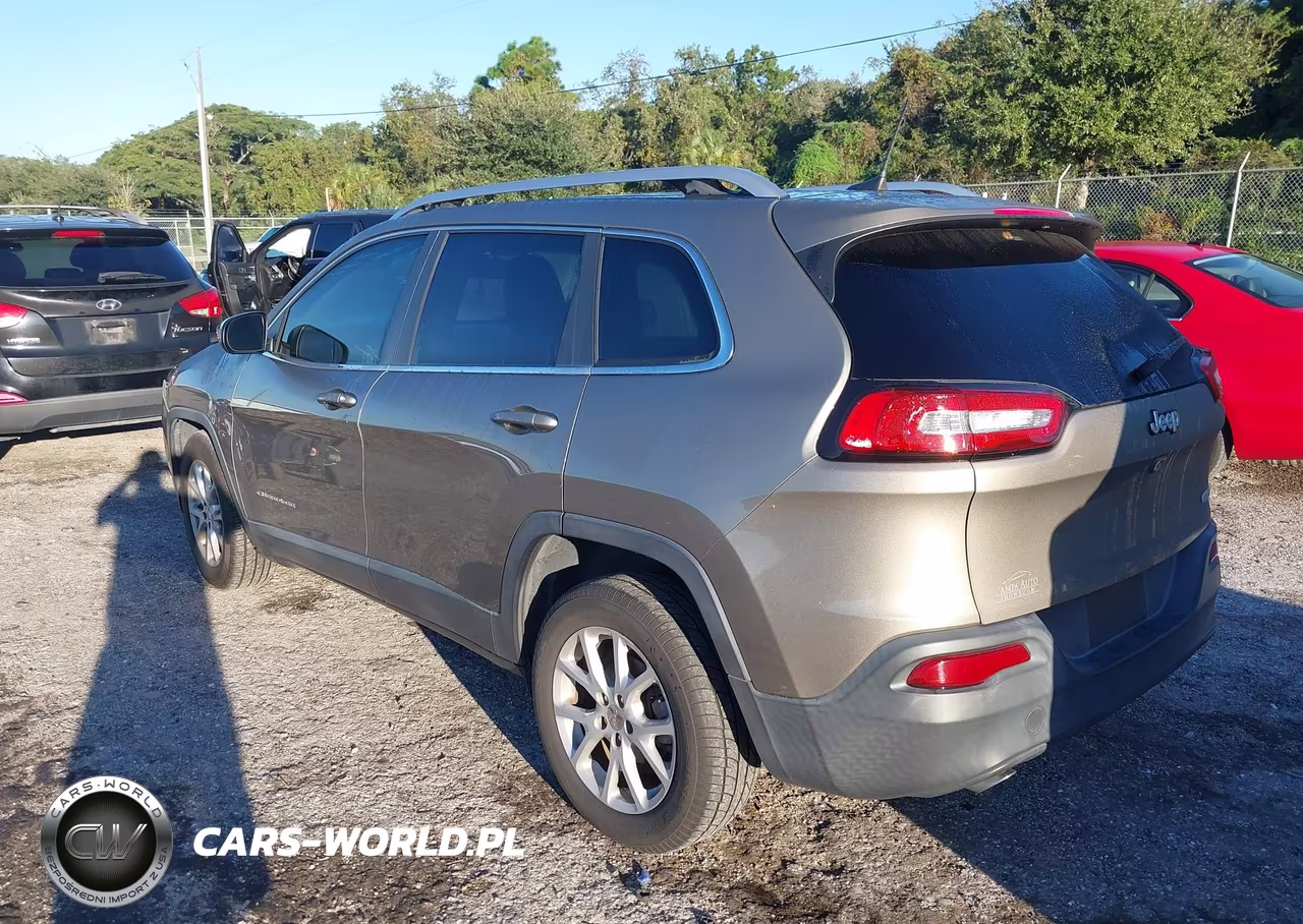 2017 Jeep Cherokee Latitude Fwd VIN:1C4PJLCB1HW626501 - 3