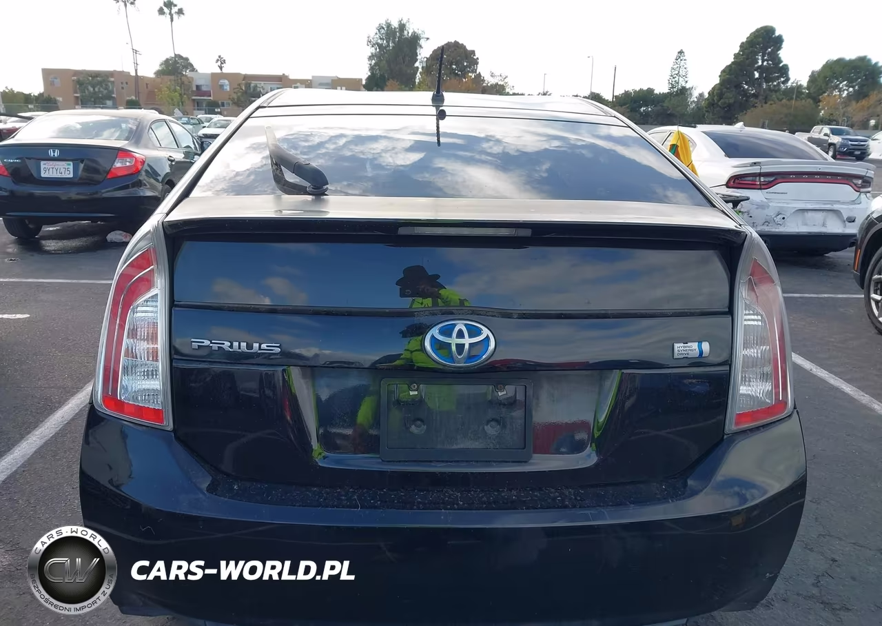 2013 Toyota Prius Two VIN:JTDKN3DU1D0341308 - 16