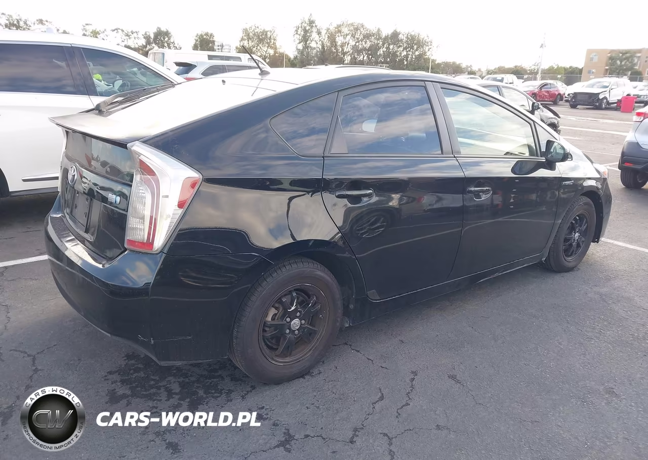 2013 Toyota Prius Two VIN:JTDKN3DU1D0341308 - 4