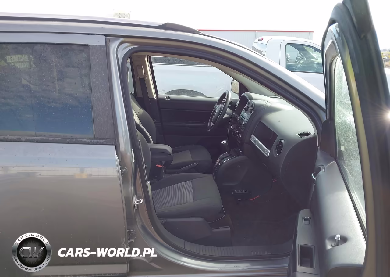 2014 Jeep Compass Sport VIN:1C4NJDBB8ED623813 - 5