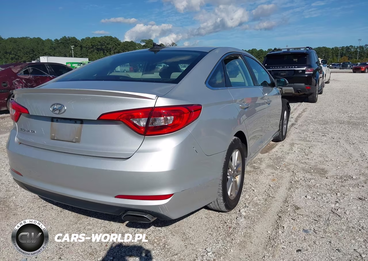 2016 Hyundai Sonata Se VIN:5NPE24AF2GH304664 - 4