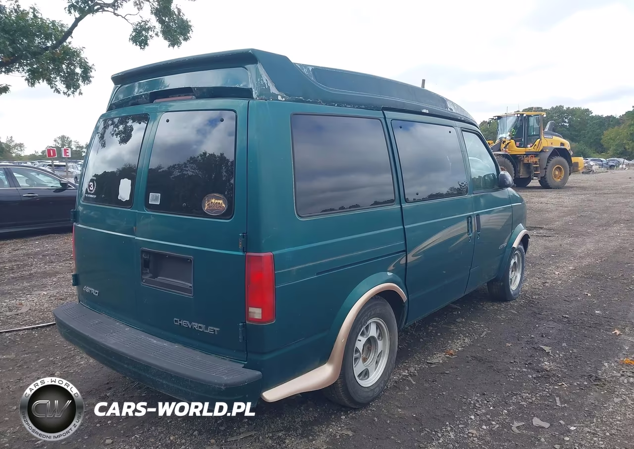 1999 Chevrolet Astro Upfitter Pkg. VIN:1GBDM19W6XB133707 - 4
