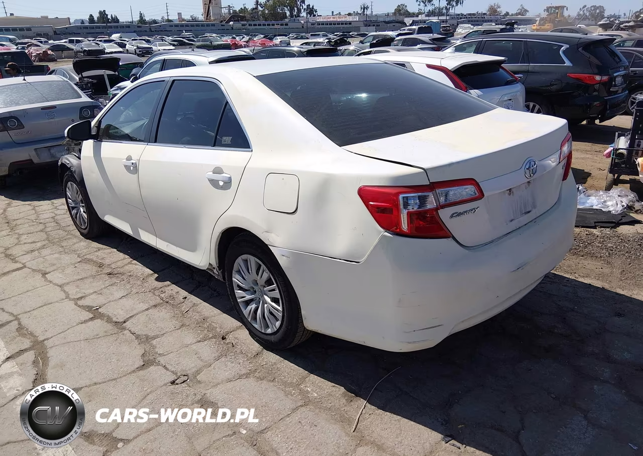 2012 Toyota Camry Le VIN:4T1BF1FK3CU581511 - 3