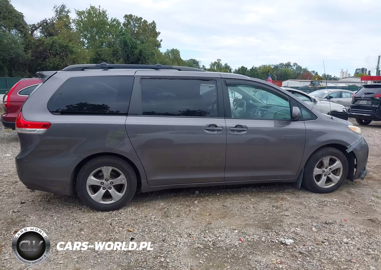 2012 Toyota Sienna Le V6 8 Passenger VIN:5TDKK3DC9CS261248 - 13