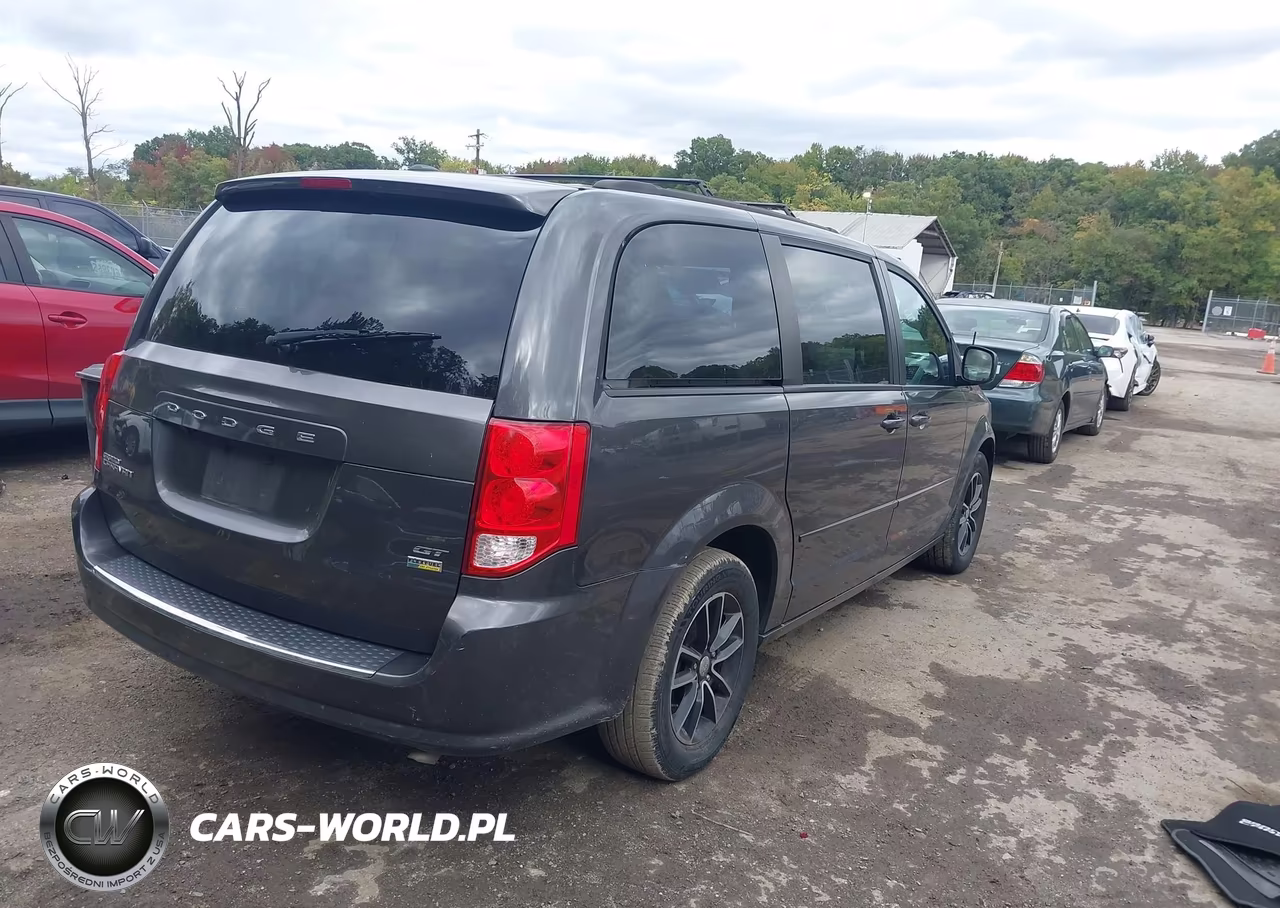 2017 Dodge Grand Caravan Gt VIN:2C4RDGEGXHR814443 - 4