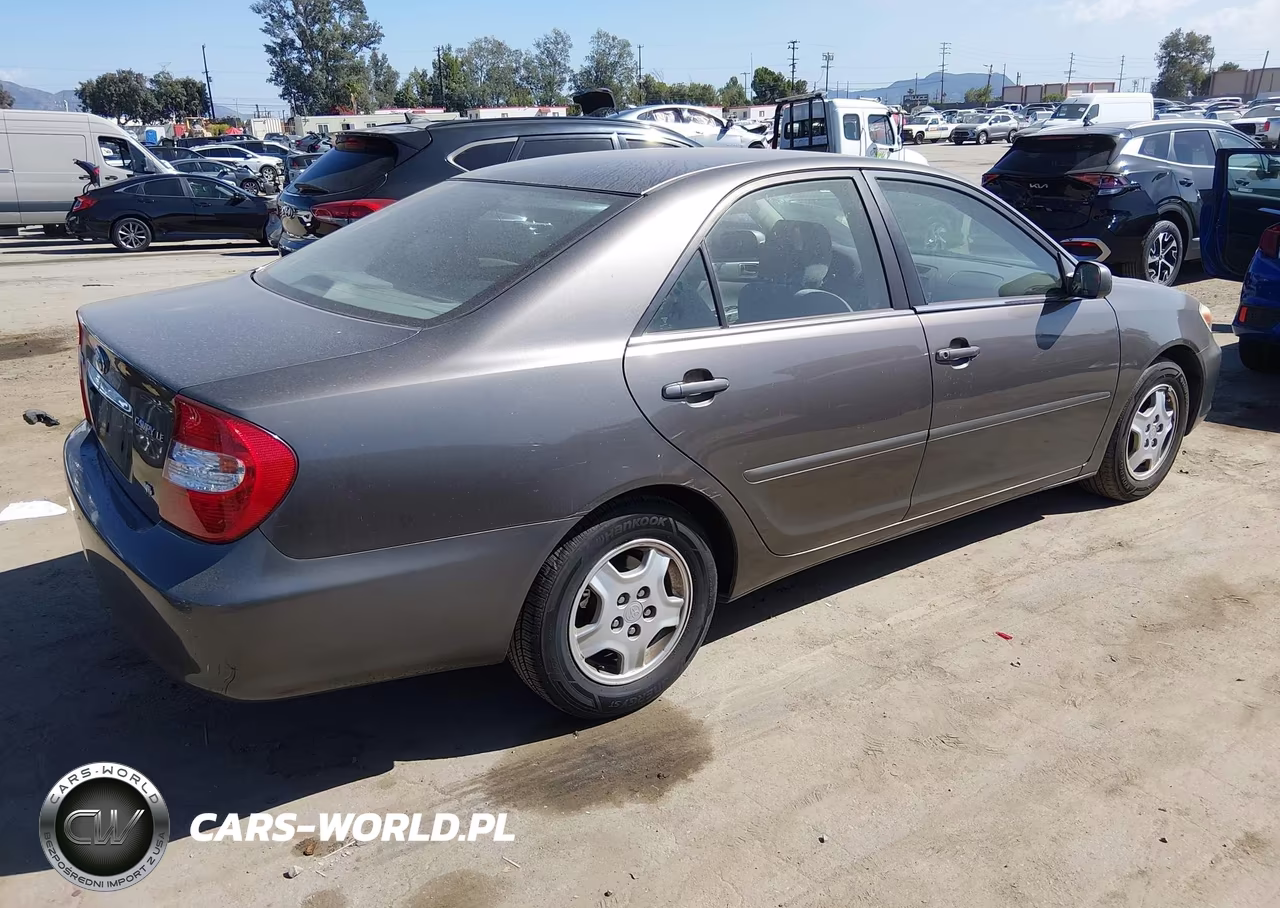 2002 Toyota Camry Le V6 VIN:4T1BF32K02U540396 - 4