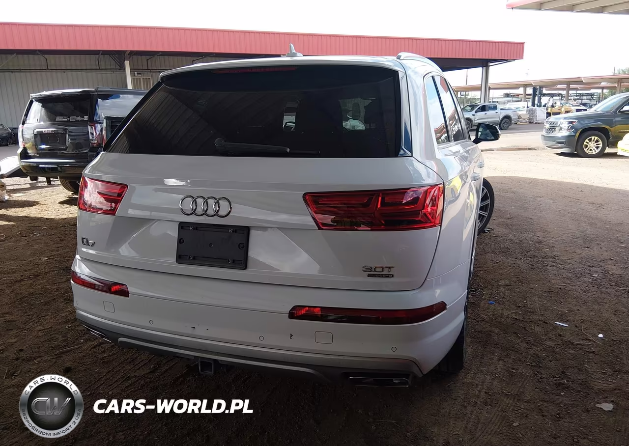 2017 Audi Q7 3.0T Premium VIN:WA1VAAF79HD030304 - 4