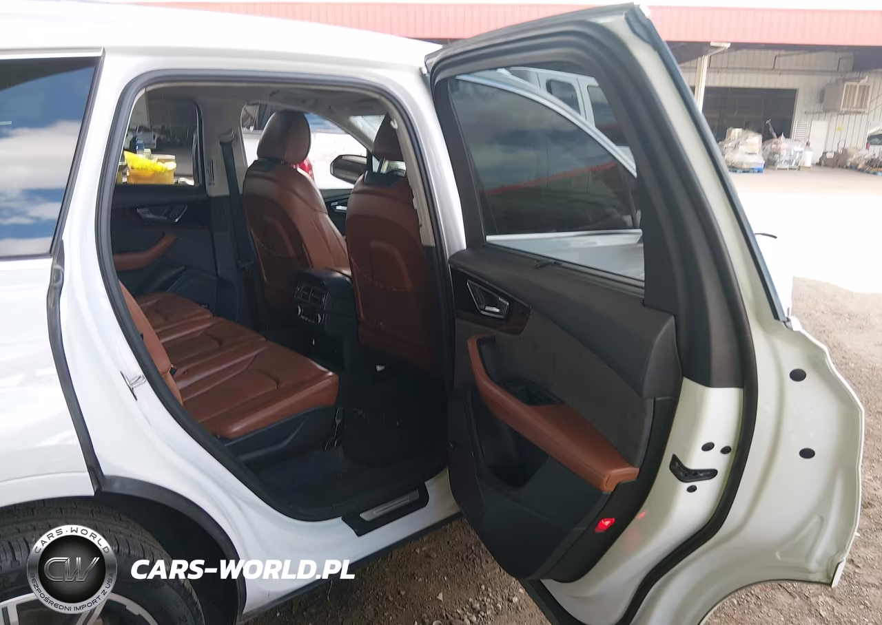 2017 Audi Q7 3.0T Premium VIN:WA1VAAF79HD030304 - 8